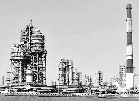 фото: Кременчуцький нафтопереробний завод